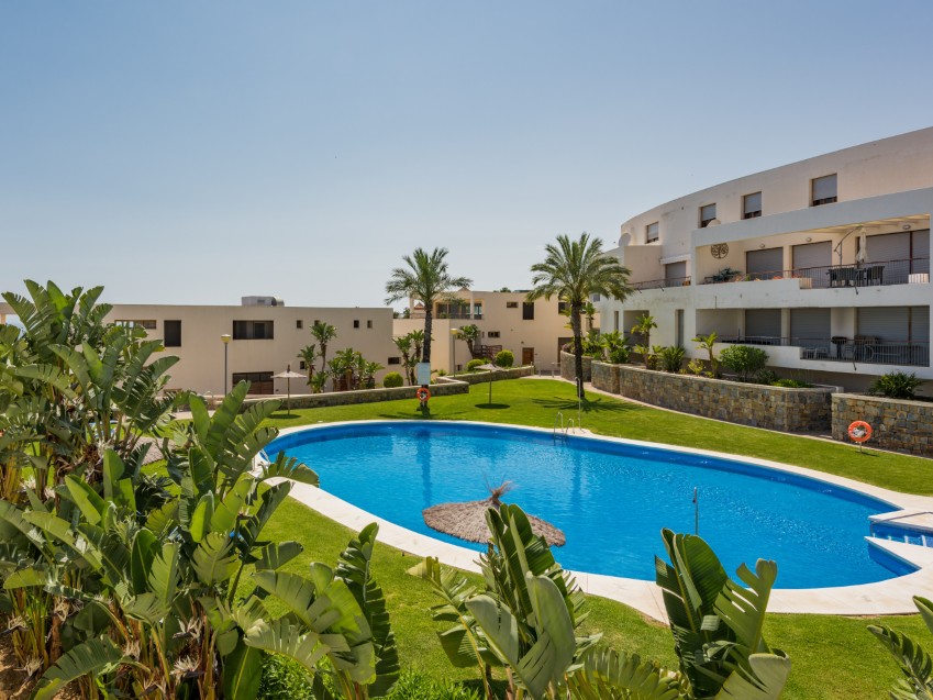 Penthouse met 3 slaapkamers en zeezicht te koop in Lomas de Los Monteros Marbella